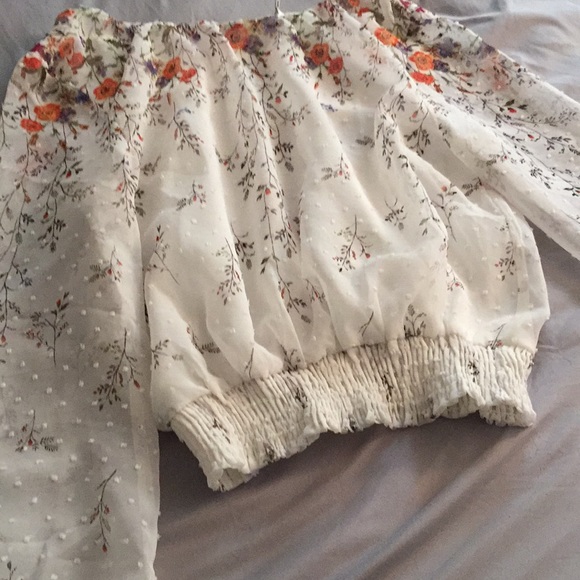 White floral blouse - Picture 2 of 2